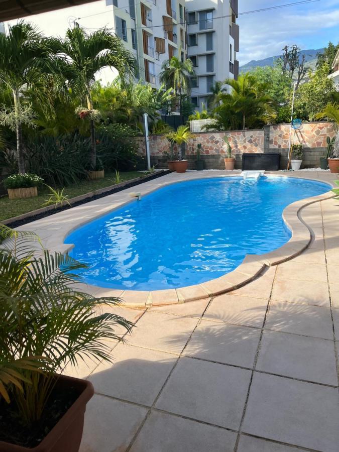 Studio Cosy Avec Piscine Dans Une Villa Saint-Denis Extérieur photo