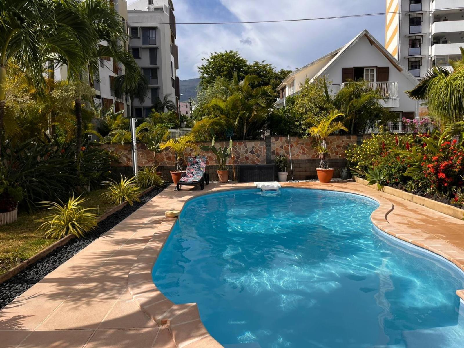 Studio Cosy Avec Piscine Dans Une Villa Saint-Denis Extérieur photo