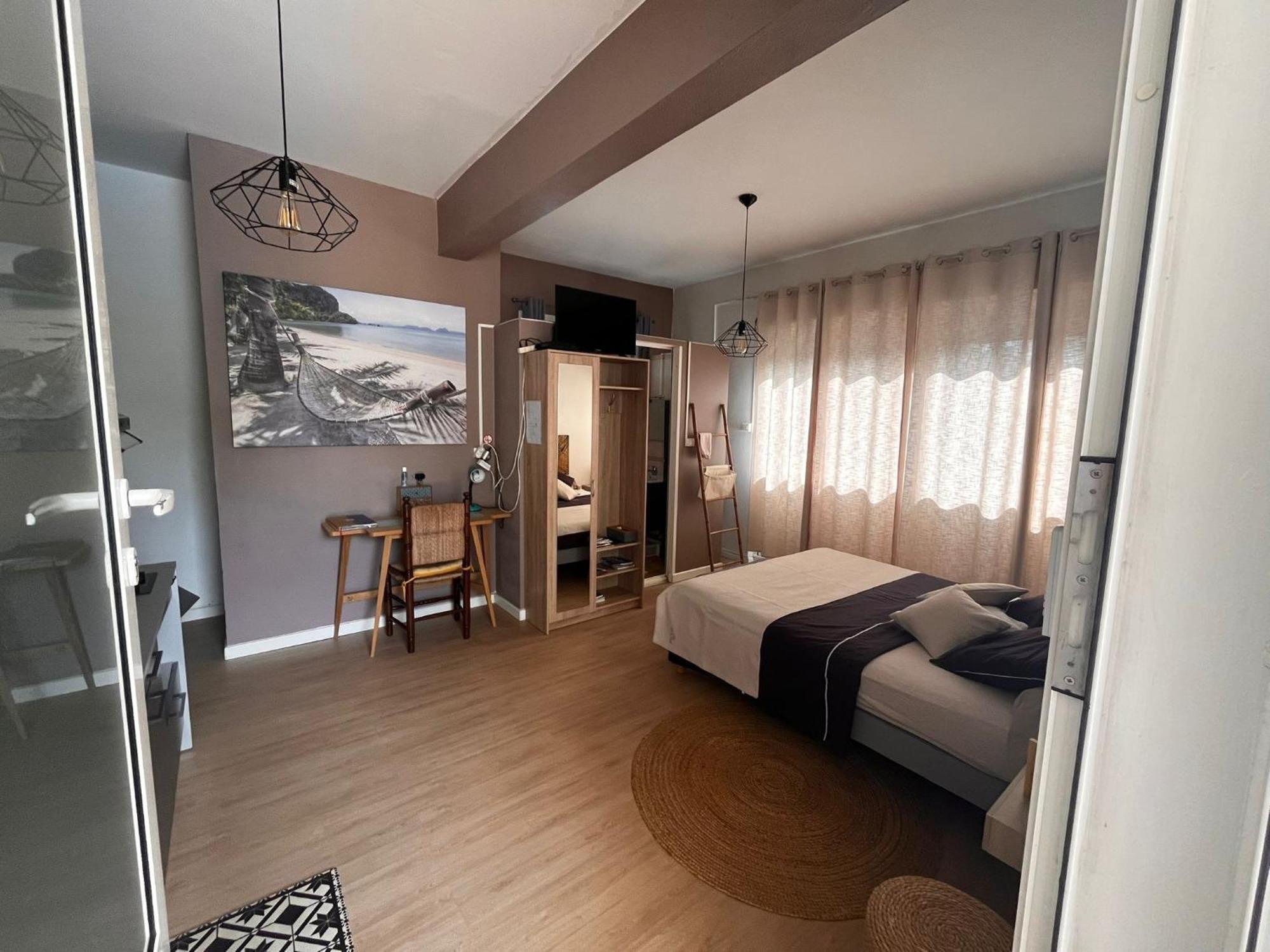 Studio Cosy Avec Piscine Dans Une Villa Saint-Denis Extérieur photo